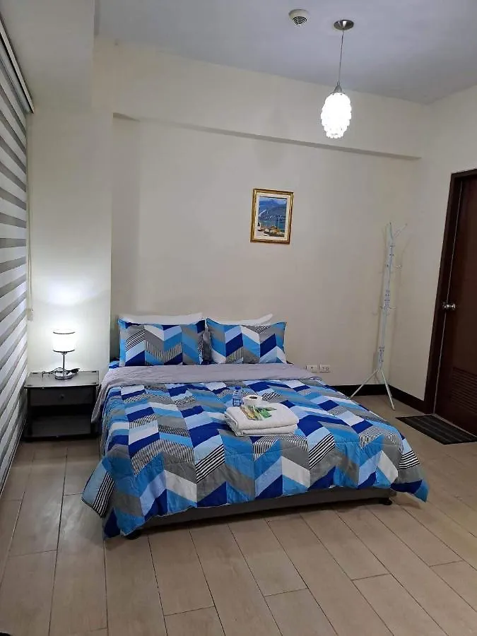 Rqui Condotel Near Airport & Resorts World Manila Pasay 0*,