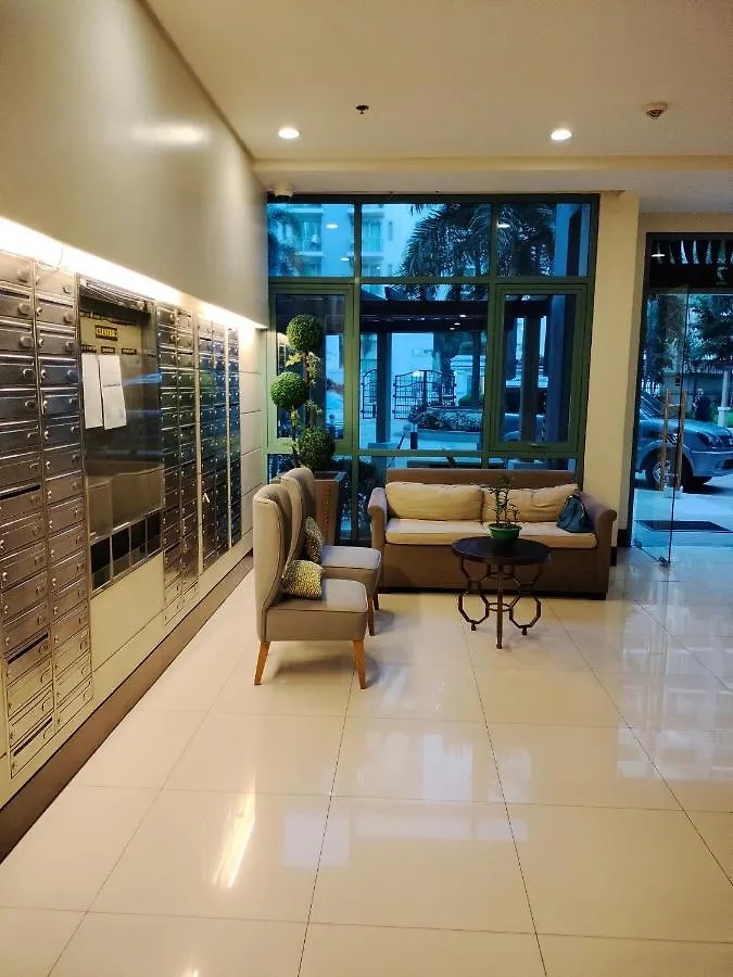 Rqui Condotel Near Airport & Resorts World Manila Pasay Aparthotel
